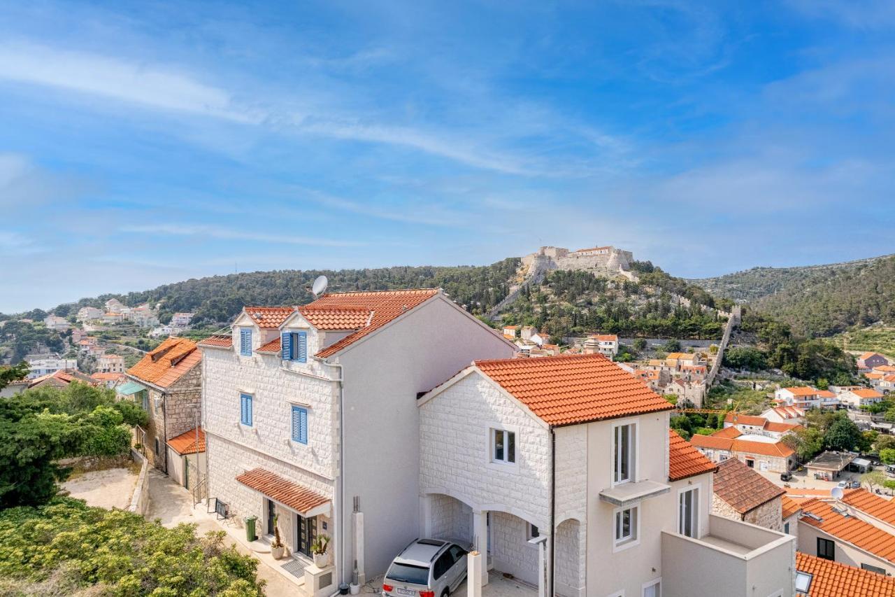 Villa Capitis In The Center- Luxury Apartment With Swimming Pool 赫瓦尔 外观 照片