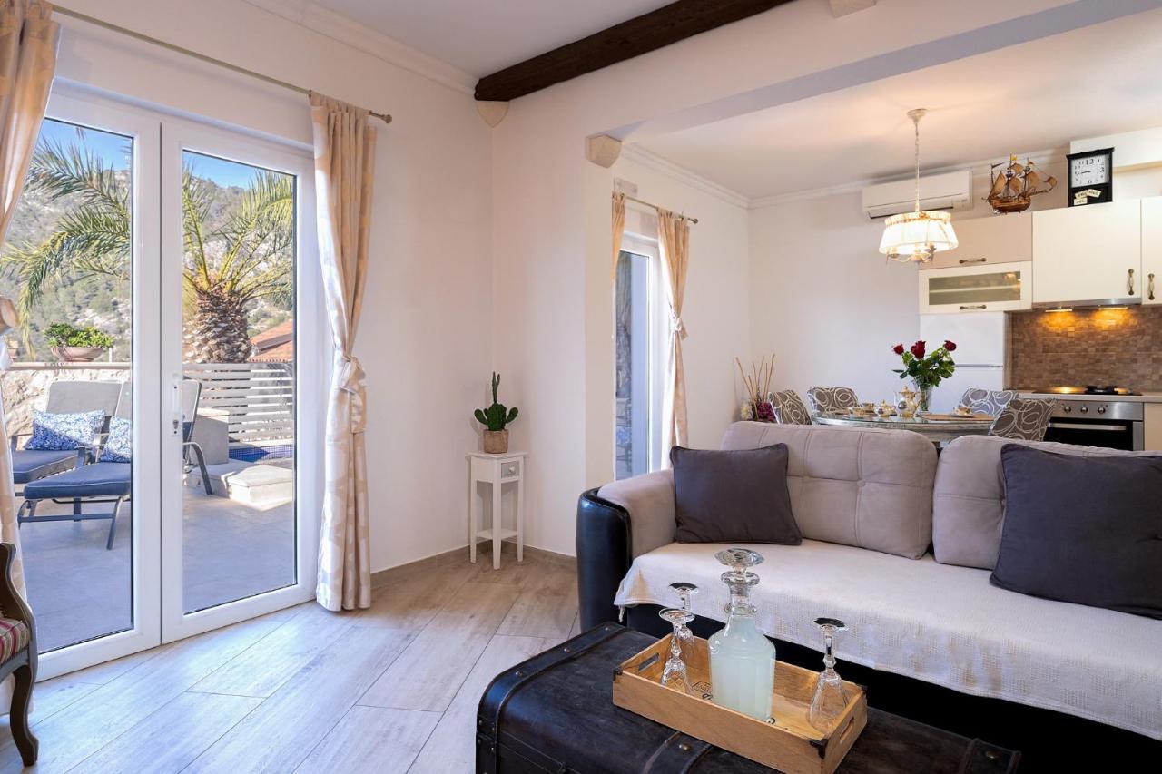 Villa Capitis In The Center- Luxury Apartment With Swimming Pool 赫瓦尔 外观 照片
