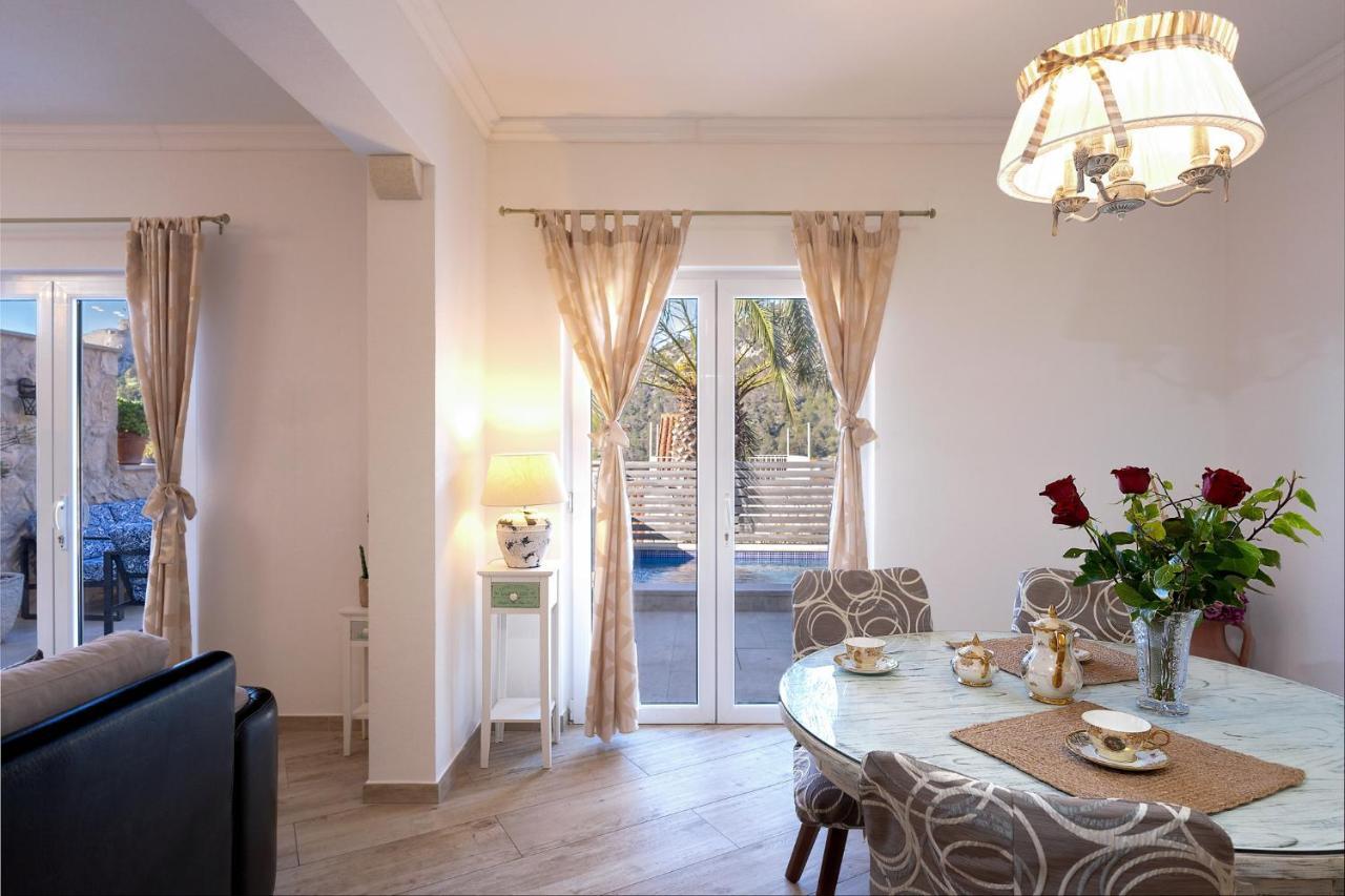 Villa Capitis In The Center- Luxury Apartment With Swimming Pool 赫瓦尔 外观 照片