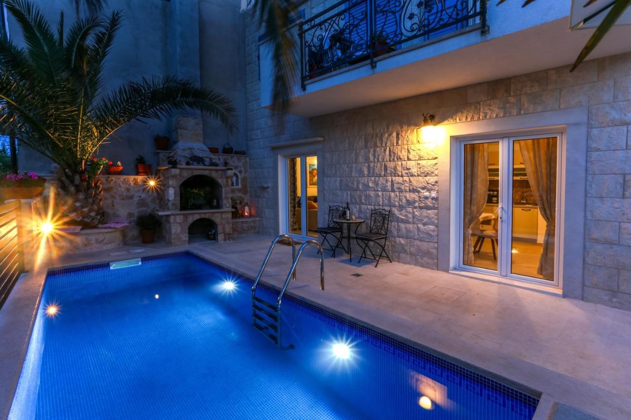 Villa Capitis In The Center- Luxury Apartment With Swimming Pool 赫瓦尔 外观 照片