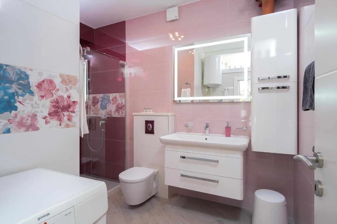 Villa Capitis In The Center- Luxury Apartment With Swimming Pool 赫瓦尔 外观 照片