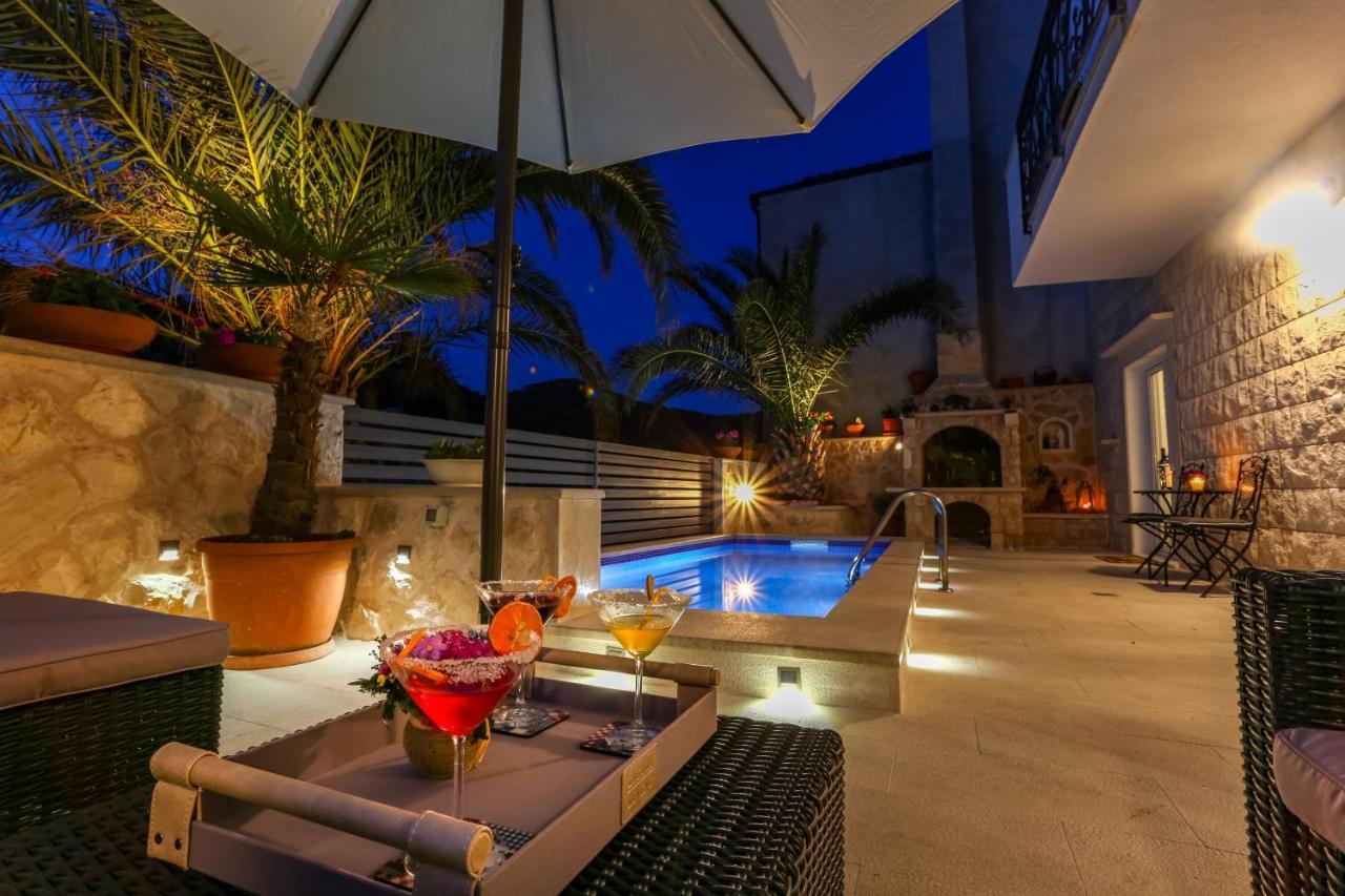 Villa Capitis In The Center- Luxury Apartment With Swimming Pool 赫瓦尔 外观 照片