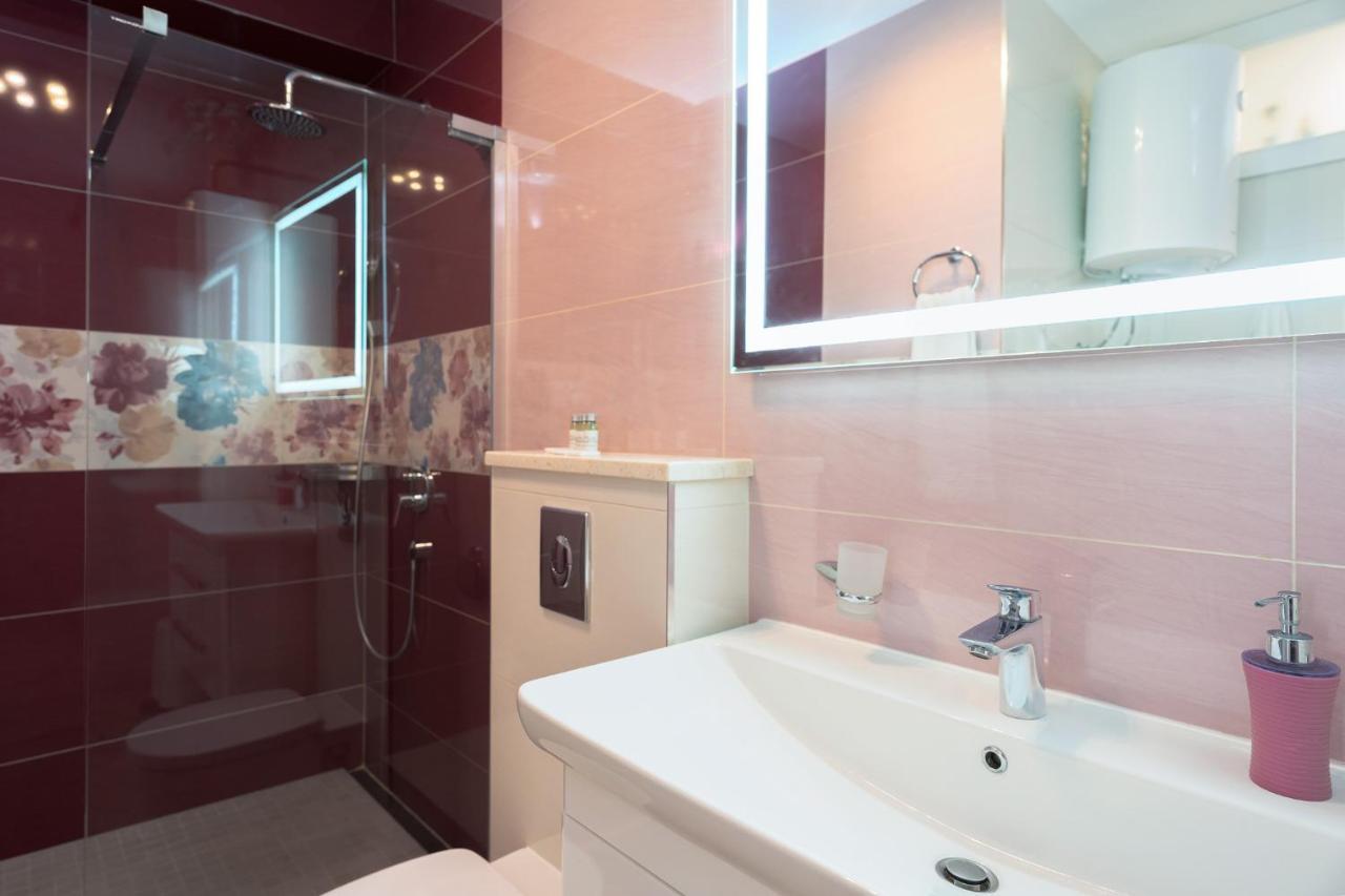 Villa Capitis In The Center- Luxury Apartment With Swimming Pool 赫瓦尔 外观 照片
