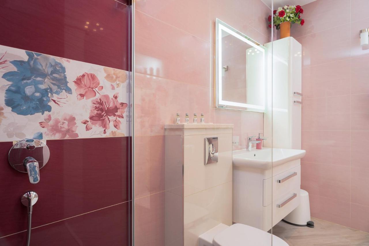 Villa Capitis In The Center- Luxury Apartment With Swimming Pool 赫瓦尔 外观 照片