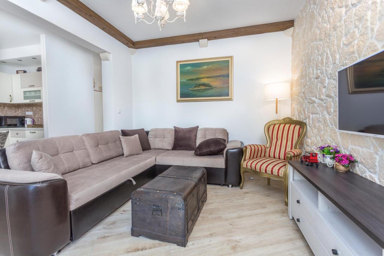 Villa Capitis In The Center- Luxury Apartment With Swimming Pool 赫瓦尔 外观 照片