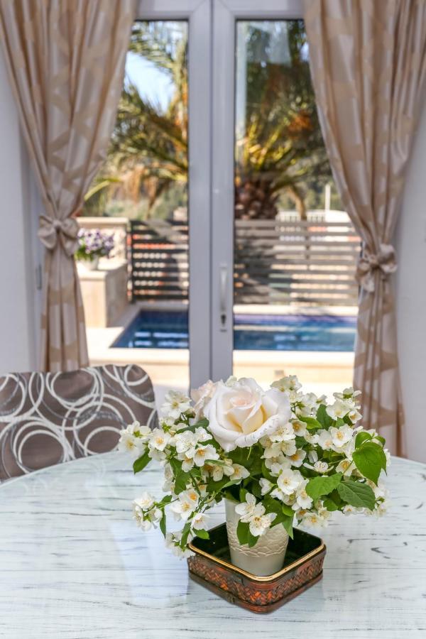 Villa Capitis In The Center- Luxury Apartment With Swimming Pool 赫瓦尔 外观 照片