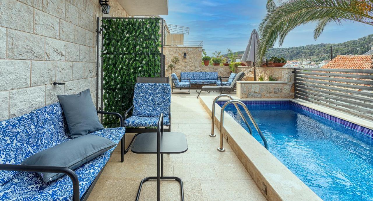 Villa Capitis In The Center- Luxury Apartment With Swimming Pool 赫瓦尔 外观 照片